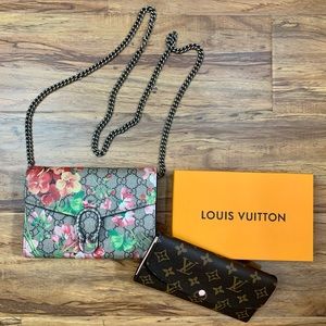 Dionysus Blooms Print Chain Bag